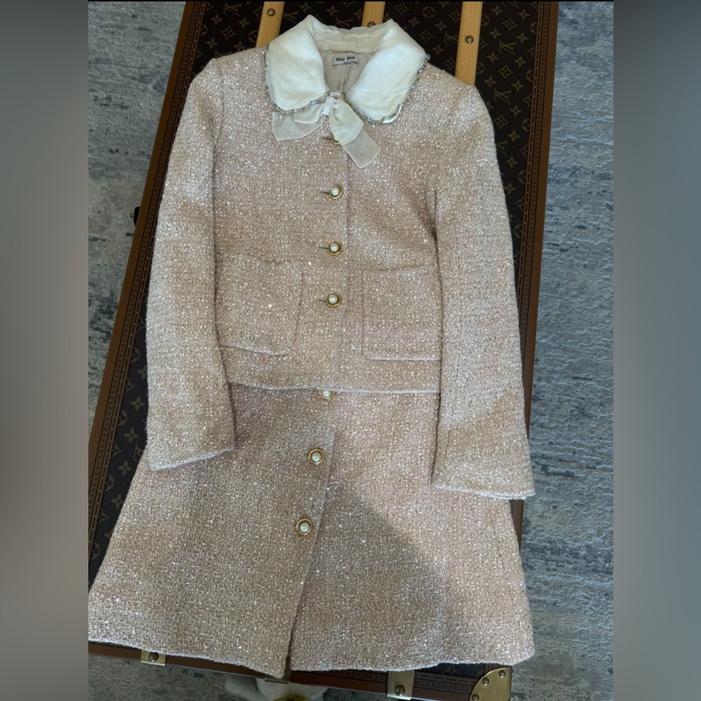 🚩steal authentic Miu Miu Sparkling Pink Tweed Ensemble